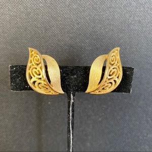 Trifari Patterned Gold Leaf Clip On Earrings
